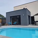 Maison Neuve Avec Piscine Chauffée De Mai à Septembre à 6 Minutes De La *