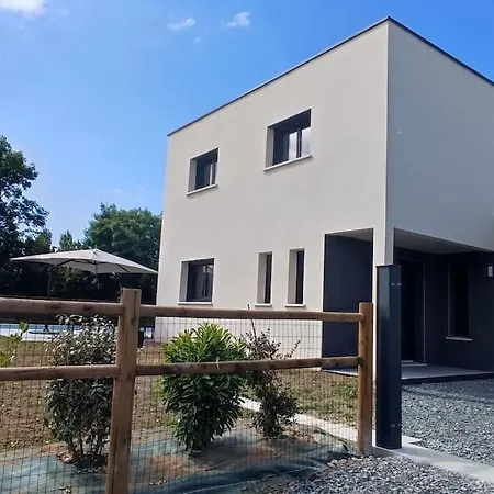 Maison Neuve Avec Piscine Chauffee De Mai A Septembre A 6 Minutes De La Дом отдыха *