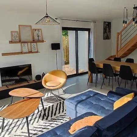 Maison Neuve Avec Piscine Chauffee De Mai A Septembre A 6 Minutes De La *