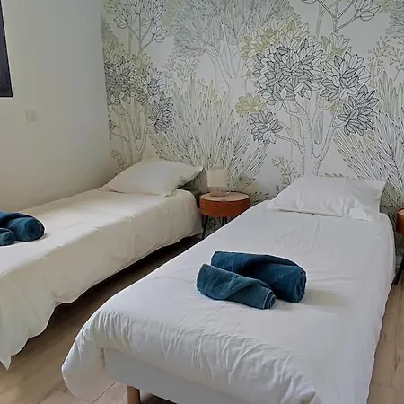 Maison Neuve Avec Piscine Chauffee De Mai A Septembre A 6 Minutes De La