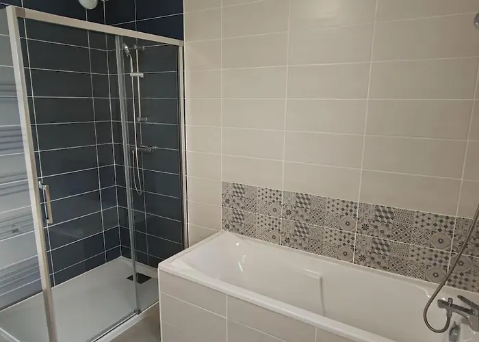 Maison Neuve Avec Piscine Chauffee De Mai A Septembre A 6 Minutes De La