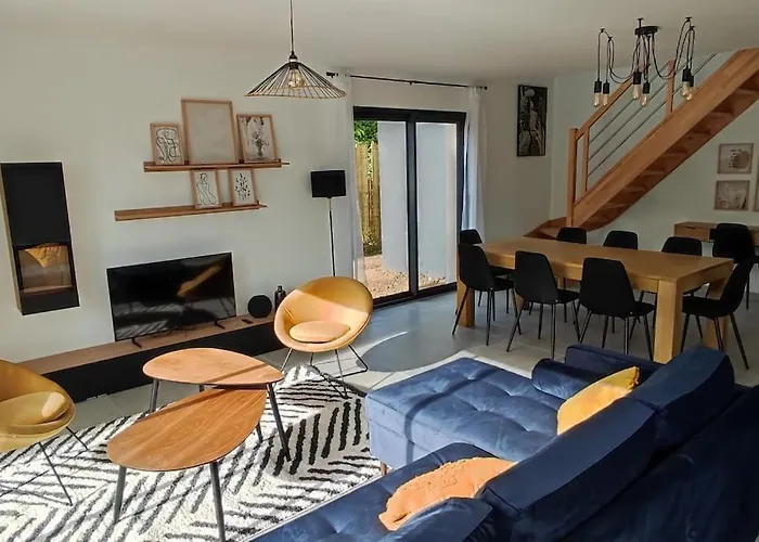 Maison Neuve Avec Piscine Chauffee De Mai A Septembre A 6 Minutes De La *