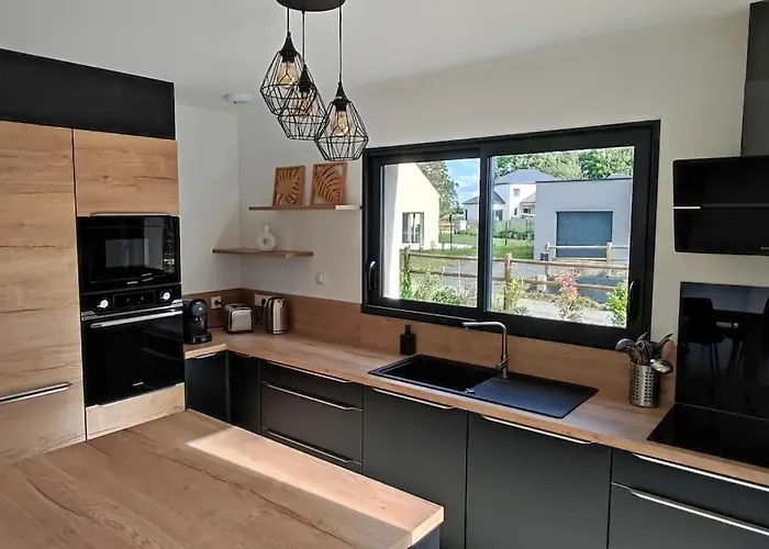 Maison Neuve Avec Piscine Chauffee De Mai A Septembre A 6 Minutes De La بيت للعطل *