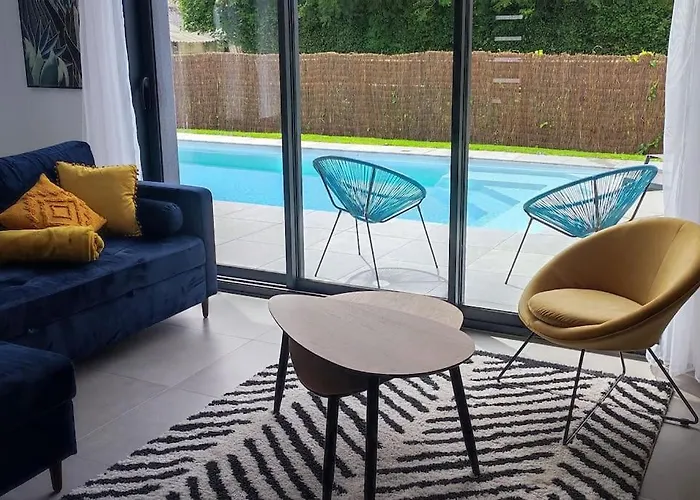 Maison Neuve Avec Piscine Chauffee De Mai A Septembre A 6 Minutes De La *